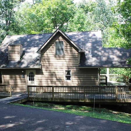 Tree-Top Chalet Logan Exterior photo