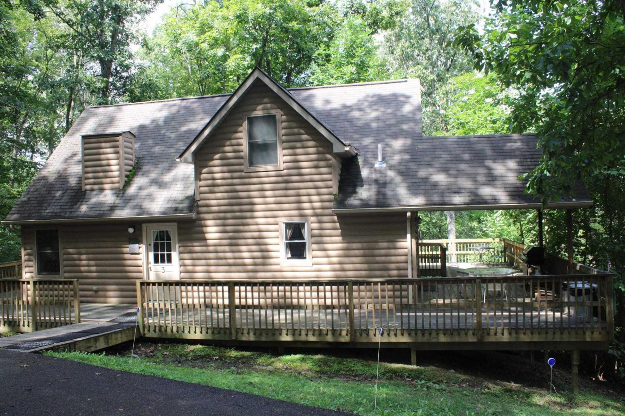 Tree-Top Chalet Logan Exterior photo